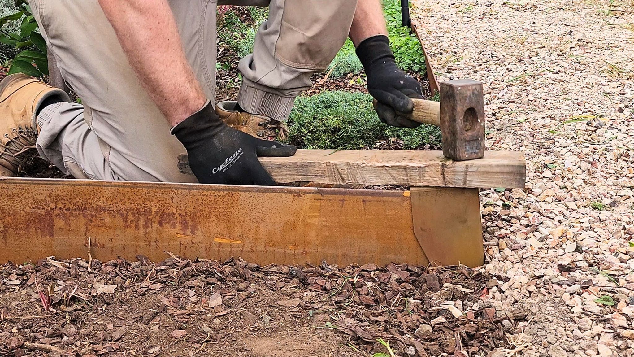 Jack Oxyshield corner stake_web